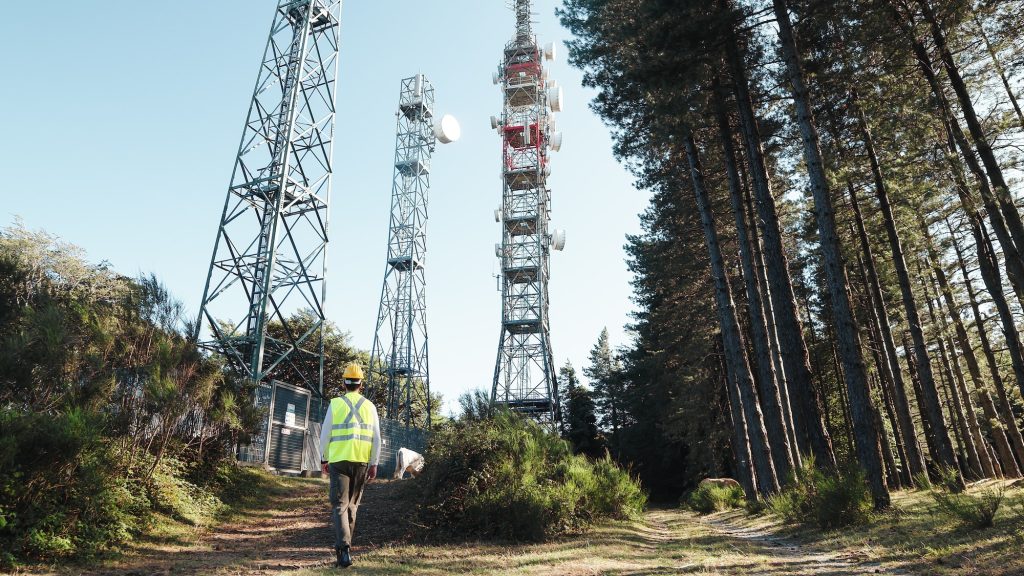Technical Maintenance Goes To The Telecommunications Antennas